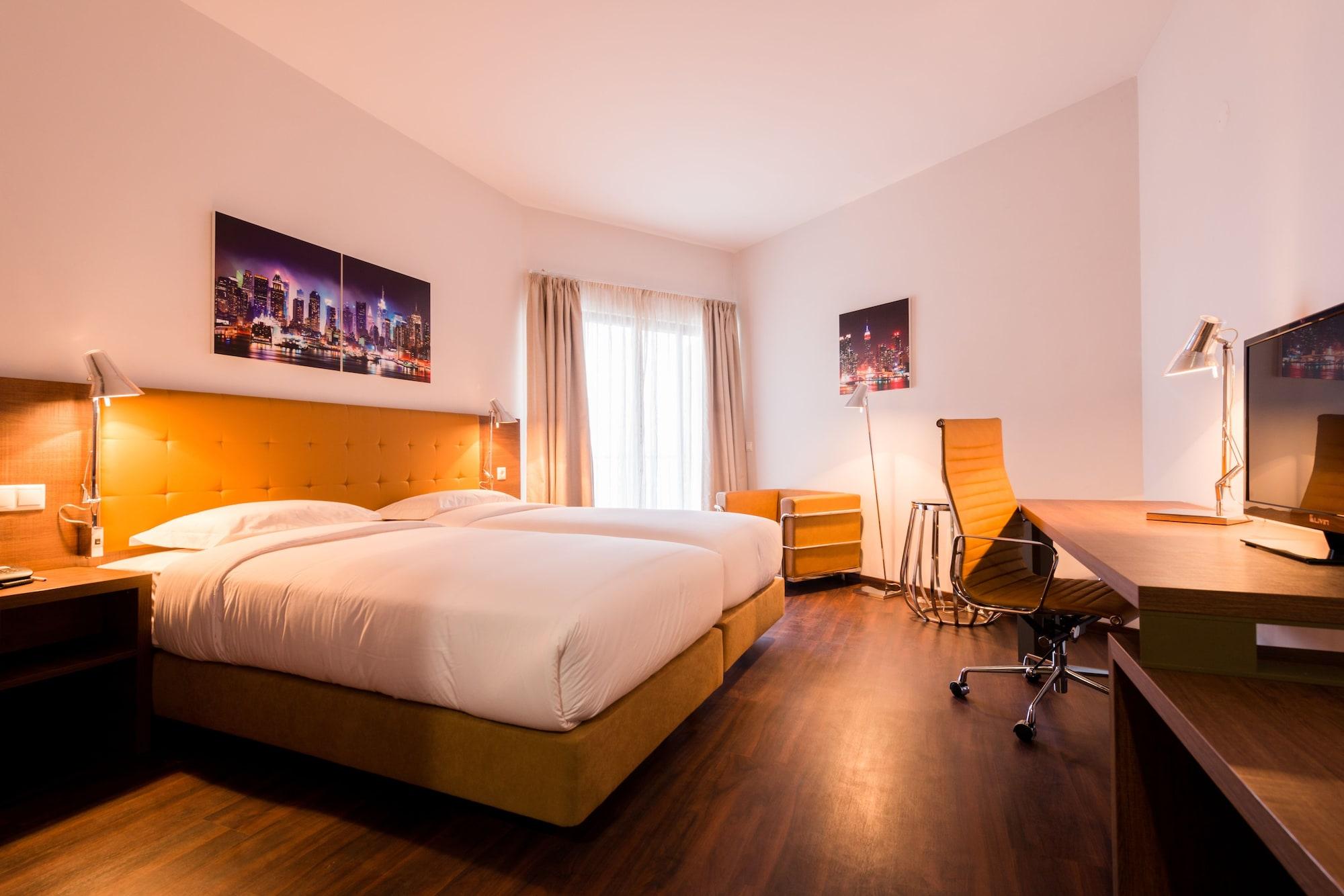 Hotel Vip Executive Tete Exterior photo